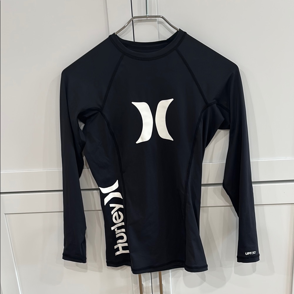 NWOT Hurley Black and White Long Sleeve Rash Guard